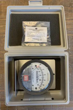 2002av Dwyer Magnehelic Dual Scale Pressure Gauge To 2.0 Inch #n4 #3 2002av Dwyer Magnehelic Dual Scale Pressure Gauge To 2.0 Inch #n4 #3