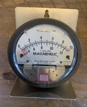 2002av Dwyer Magnehelic Dual Scale Pressure Gauge To 2.0 Inch #n4 2002av Dwyer Magnehelic Dual Scale Pressure Gauge To 2.0 Inch #n4