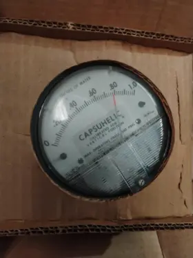4001 Dwyer 4204 Series Capsuhelic Differential Pressure Gage