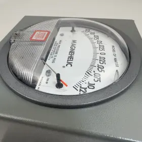 2300-00 Dwyer Instruments -.125/0/.125 Inch Magnehelic Gauge Oem #3