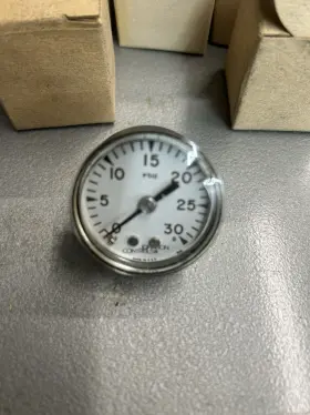 G-201-4 Johnson Controls Pressure Gauge Ships On The Same Day