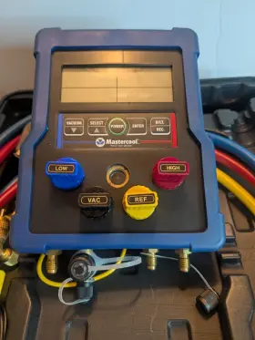 99903 Mastercool 4-way Digital Manifold Gauge Set Used With Case And Accessories