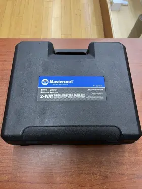 99926-bt-2 Mastercool Digital Manifold Bluetooth Gauge Set - Mint Condition 99926-bt-2 Mastercool Digital Manifold Bluetooth Gauge Set - Mint Condition