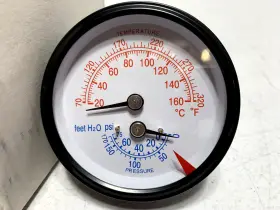B136-3 Sid Harvey Gauge Tridicator 70-320 F 0-75 Psi 2-1/2 Inch Dia 1-3/4 Shank #3