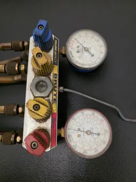 Yellow Jacket 4-valvue Ritchie Brute Test Charging Manifold W 60 Inch Hoses