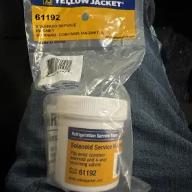 61192 Yellow Jacket Service Magnet -